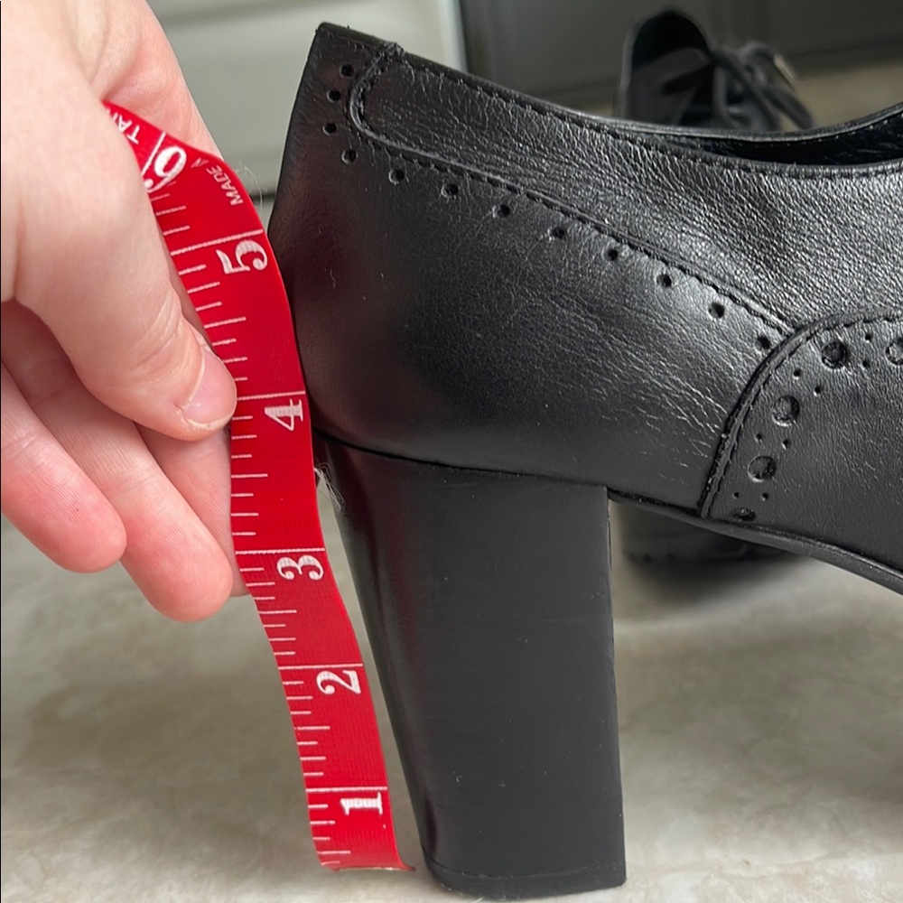 Pons Quintana Black Heeled Oxfords with Brogue Detailing - Picture 5 of 7